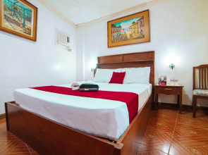 RedDoorz @ La Casa Guesthouse