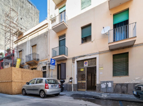 Pleasant Holiday Home in Catania With Balcony