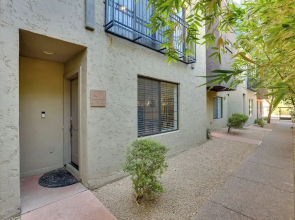Rooftop Skyline Views! Family-friendly Phoenix Gem