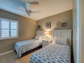 Spacious 4th floor condo ON THE BEACH in the heart of Orange Beach