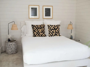 Beachfront Bliss: Luxury Dunmore Town Home With Pool