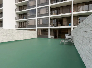 Waikiki Banyan - Pool Deck Level Tower 1 Suite 610