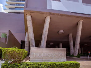 41st Fl Beach Condo in Bocagrande