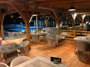 16 Lakes Rooms