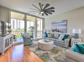 Naples Escape in Regatta w/ Resort Amenities!