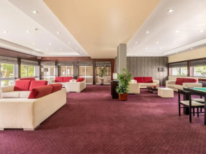 Hotel Colmeia Monte Real