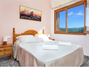 House - 4 Bedrooms with Pool and WiFi - 107534