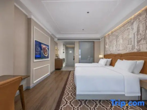 Vienna International Hotel（Dushanzi，at the Starting Point of Duku Highway，in the Gourmet Street））