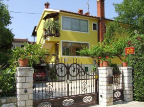 Apartments and Rooms Villa Dea