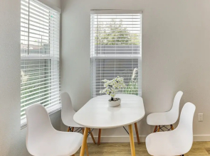 Great for Travel Nurses: 2BR East Dallas Townhome!