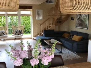 Väike-Mere Villa