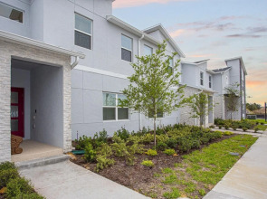 Marvelous 4 Bd w Pool Close to Disney 218