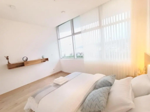 Hermoso departamento 2 habitaciones piso 23 con balcón y jardín en el mejor edificio del Ecuador