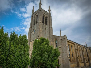 Central Penthouse in Converted Church - Free parking - Free WiFi