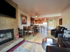 2BR Condo in Perfect Location by RedAwning