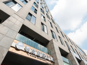 Yicheng Apartment Central Plaza