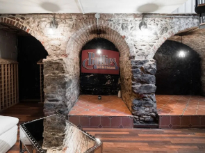 Million-dollar Celebrity Mansion in Old City