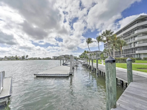 Resort Condo With Balcony & Stunning Ocean Views!