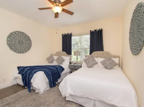 Gorgeous 5 Bedroom Home w/heated Pool Canal Front