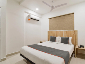 OYO Townhouse 498 Hotel Western