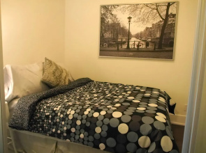 Beautifully 1BR Condo at the Waterfront