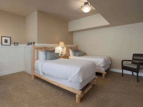 Big River Stately Stay for 8