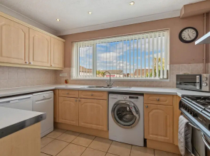 Roslen - Lovely Bungalow Near Beach and Village