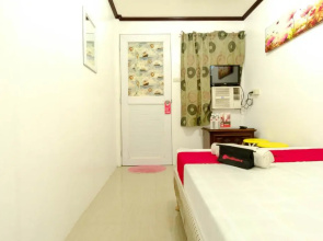 RedDoorz @ Prince JB Beach Resort Zambales - Vaccinated Staff