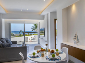 Mackenzie Castella Beachfront Suite