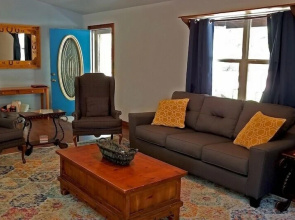 Wild Blue Yonder Cabin With Extra Studio Room, Hot Tub, Fire Pit in the Back Yard by Redawning