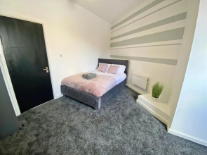 The Brook - LONG STAY OFFER - Sleeps 6 - Central House by CTO Serviced Apartments