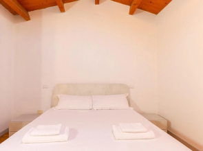 Welcomely - Xenia Boutique House 5