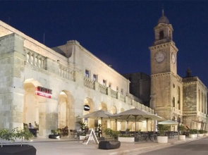 Traditional Maltese Townhouse, Roof Terrace and Views