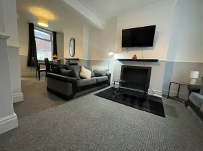 Cozy 2 Bedroom Property With all Amenities