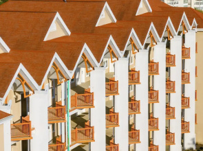 Grand Crowne Resort