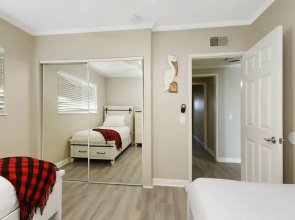Upper Beach Front Escape Unit B