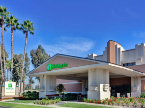 Holiday Inn Hotel & Suites Anaheim by IHG