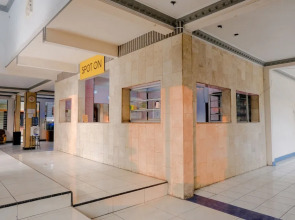 Hotel Dewi by OYO Rooms