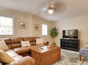 Steps to Downtown! Family Home in Historic Edenton