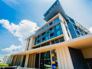 The Aristo Resort 11 by Holy Cow