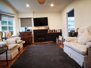 Cheerful 4 Bedroom Holiday Home (Sleeps 7)