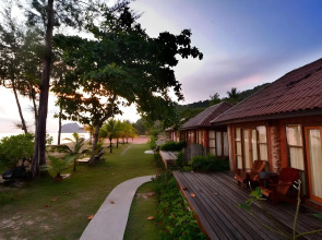 Thiw Son Beach Resort