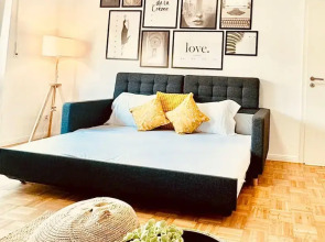 Elegant one bedroom w private terrace