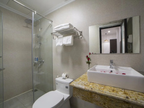 Galliot Central Hotel