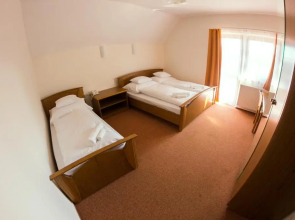 M1 Szekér Csárda Hotel és Étterem