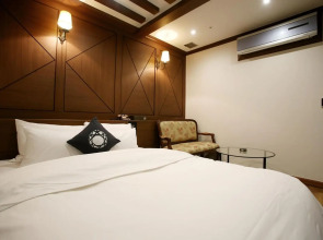 Отель The George Hotel