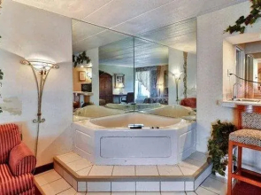 Rodeway Inn & Suites & Conference Center