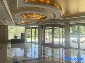 Wuwei Yifeng Hotel