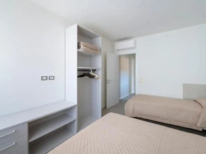 Newly Renovated Modern two Room Apartment