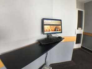 Super 8 Mt Hope Hamilton Intl Arpt On